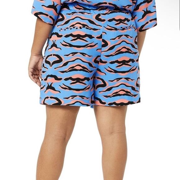 TEREA Andrea Pitter Azure Blue Animal Print Lexington Shorts, Size XXL. NWT! - Picture 2 of 7